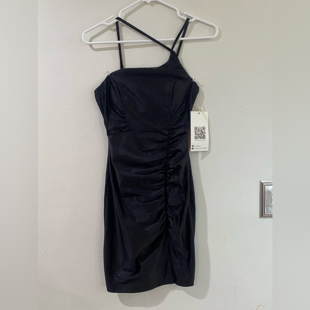 Emerald Sundae Black One Shoulder Dress